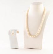 SINGLE STRAND GRADUATED 'CIRO' CULTURED PEARL NECKLACE with 9ct gold clasp, also a pair of 9ct