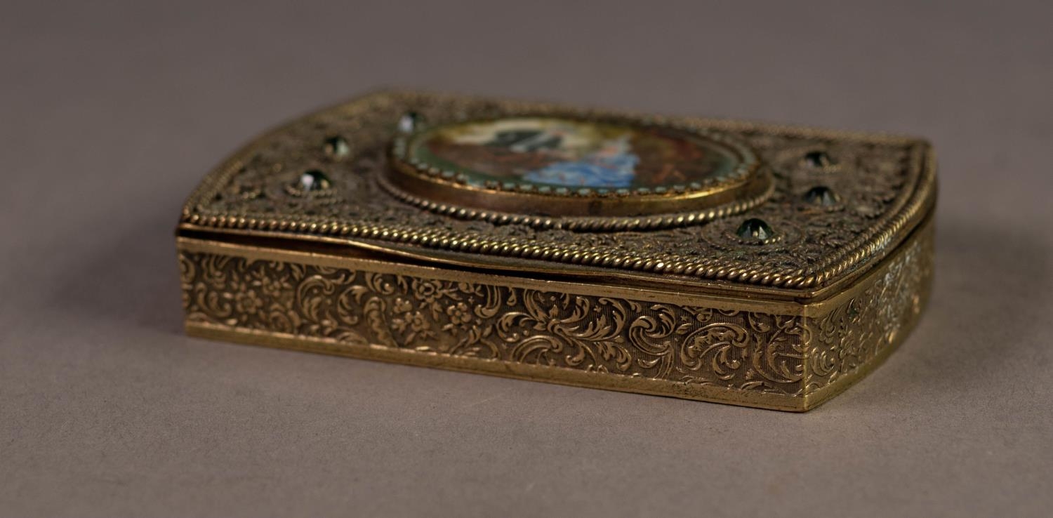 LATE NINETEENTH CENTURY LADY?S EMBOSSED GILT METAL COMPACT, of rounded rectangular form with hand - Image 3 of 3