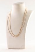 9ct GOLD FINE CHAIN NECKLACE with oblong links and ring clasp, 16 1/2in (42cm) long and a 9ct GOLD