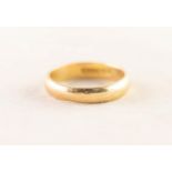 18ct GOLD WEDDING RING, 4.1gms, ring size M/N