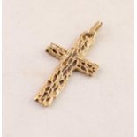 9ct GOLD PLAIN, PIERCED AND TEXTURED CROSS PENDANT, 1 3/4in (4.5cm) high, 3.8gms