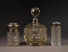 GEORGE V CUT GLASS SCENT BOTTLE AND STOPPER WIT SILVER COLLAR, of hexagonal form, 5 ½? (14cm)