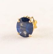 GENT'S 18ct GOLD EAR STUD, CLAW SET WITH A CORNFIELD BLUE OVAL SAPPHIRE, approximately 2ct (with