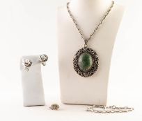 MEXICAN SILVER AND GREEN STONE SET PENDANT NECKLACE on interlinked chain, a white metal chain