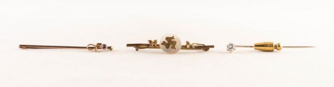 9ct GOLF STICK PIN claw set with a solitaire cubic zirconia; 9ct GOLD BAR BROOCH with applied bow to