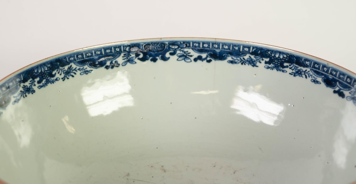 PROBABLY LATE QIANLONG CHINESE EXPORT FAMILLE ROSE PORCELAIN PUNCH BOWL, of typical form, painted in - Image 4 of 6