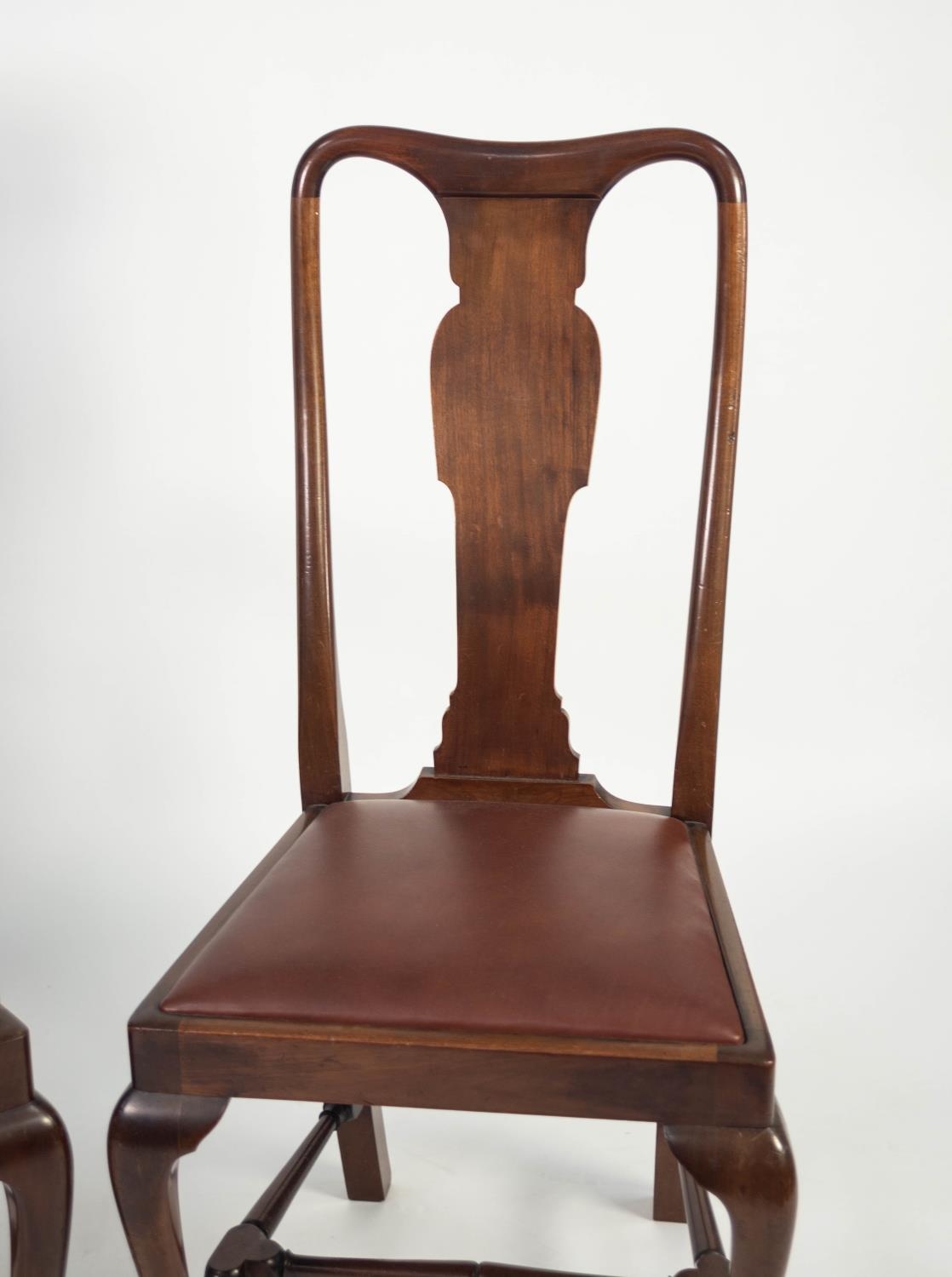 SET OF SIX TWENTIETH CENTURY QUEEN ANNE STYLE MAHOGANY DINING CHAIRS, (4+2), of typical form with - Image 2 of 2