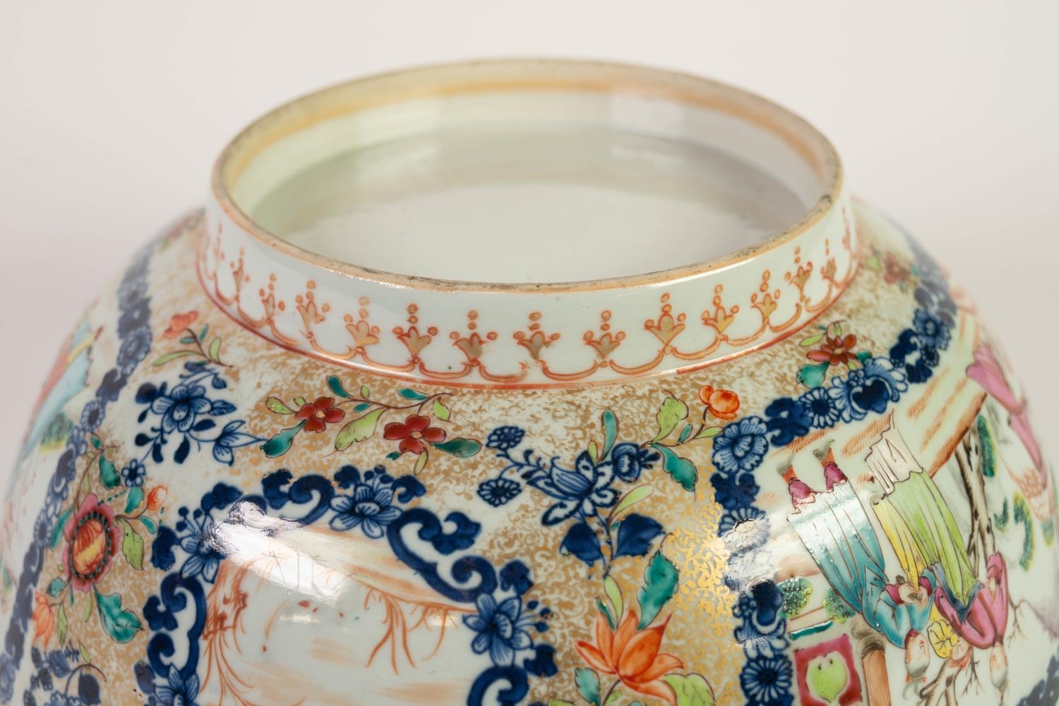 PROBABLY LATE QIANLONG CHINESE EXPORT FAMILLE ROSE PORCELAIN PUNCH BOWL, of typical form, painted in - Image 5 of 6