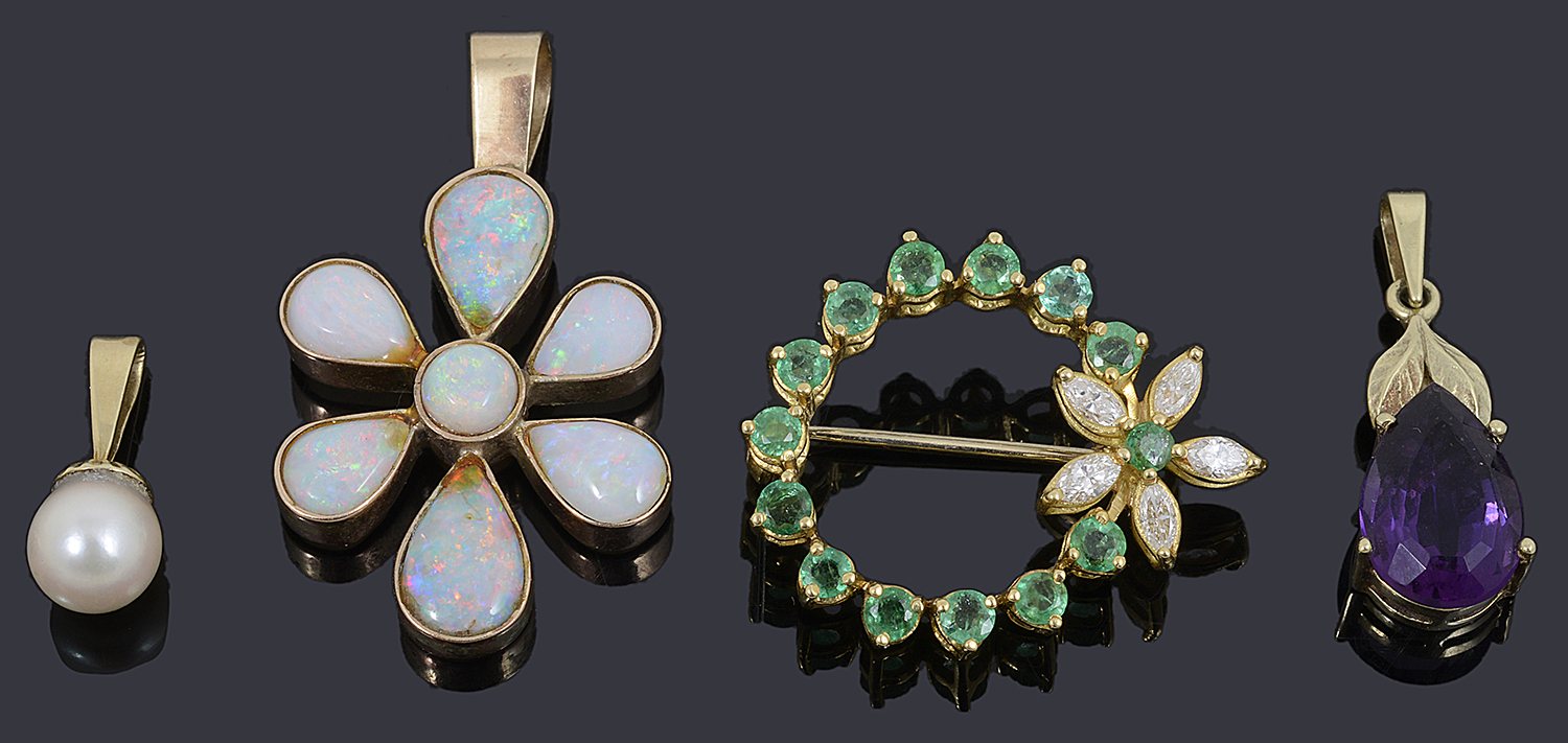 Four items of gem set jewellery