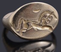 A Roman style gold signet ring