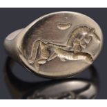 A Roman style gold signet ring