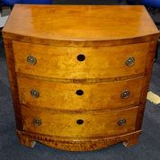 A mid 19th c. Scandinavian Biedermeier birch small bow fronted chest of drawers - Image 2 of 2