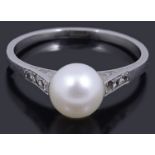 A single stone cultured pearl ring,