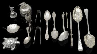 A mixed lot of silver and plated items