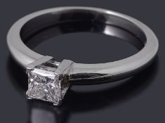 A 18ct white gold single stone princess cut diamond ring