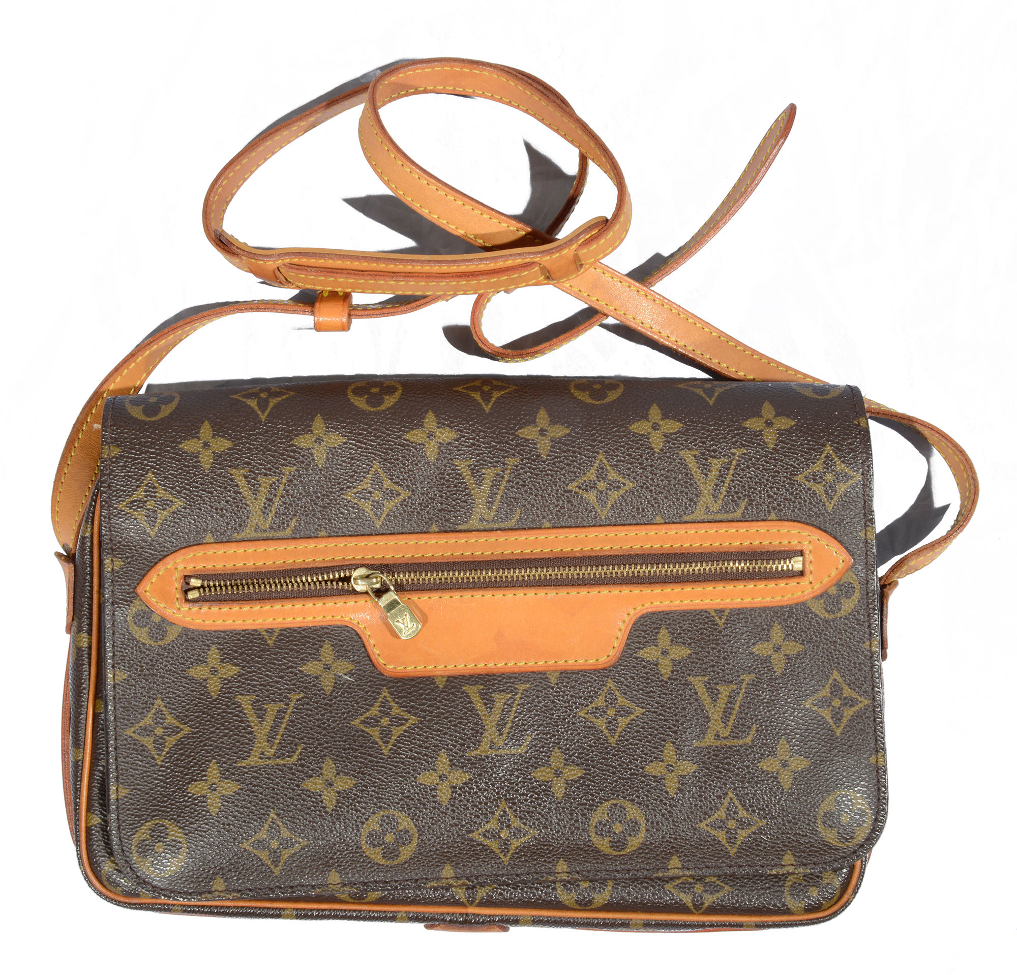 A Louis Vuitton Crossbody bag - Image 2 of 3