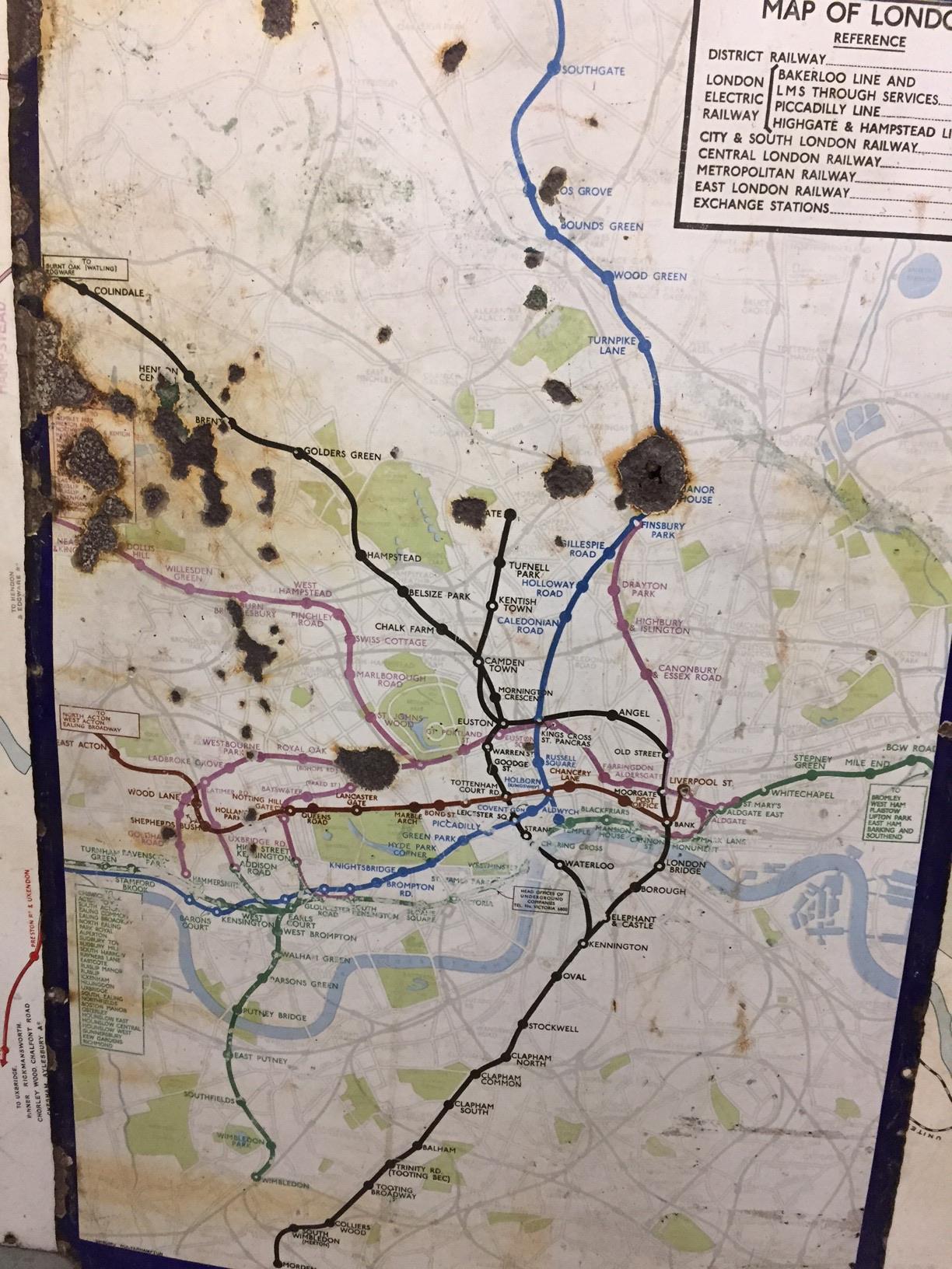 An early 20th century enamel map of the London Underground network,showing only the central London - Image 3 of 5