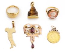 A small collection of mixed gold jewellery