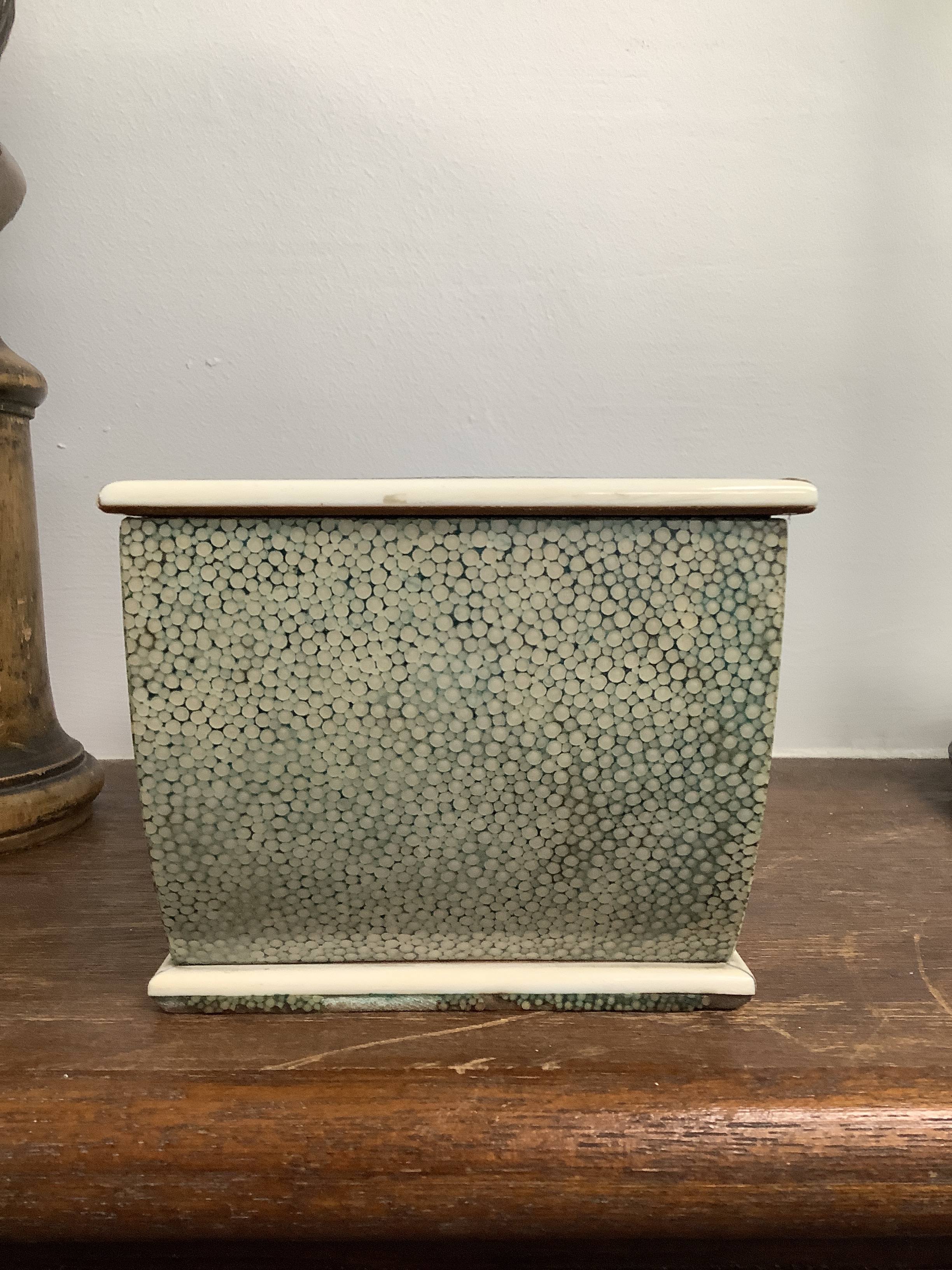 An Art Deco shagreen and ivory table cigarette box - Image 11 of 11