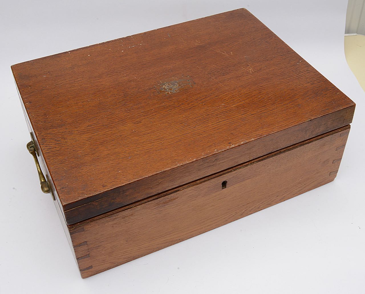 A part canteen of Edwardian silver Old English Thread pattern flatware contained in an oak canteen - Image 2 of 2