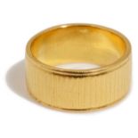 A 22ct gold wedding band