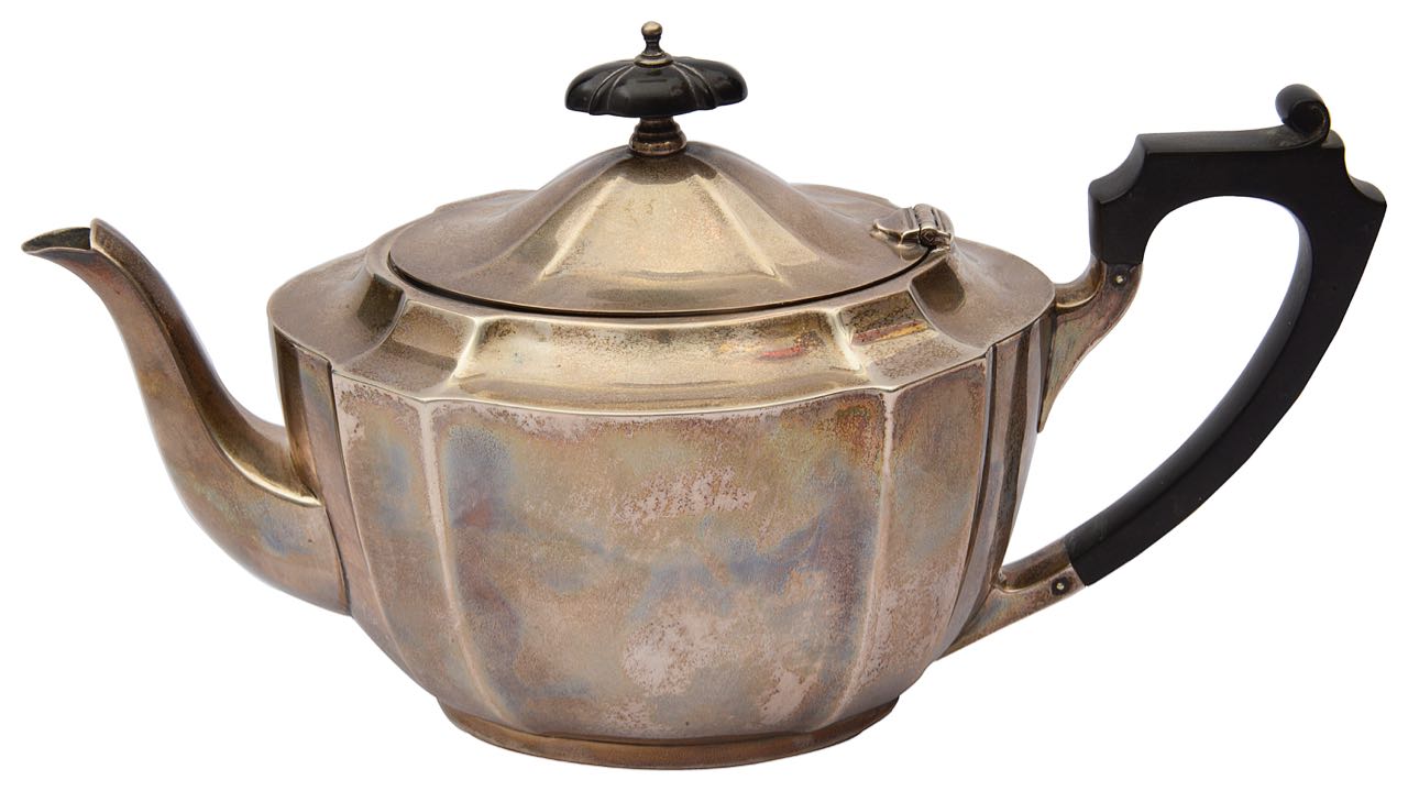 A George V silver teapot