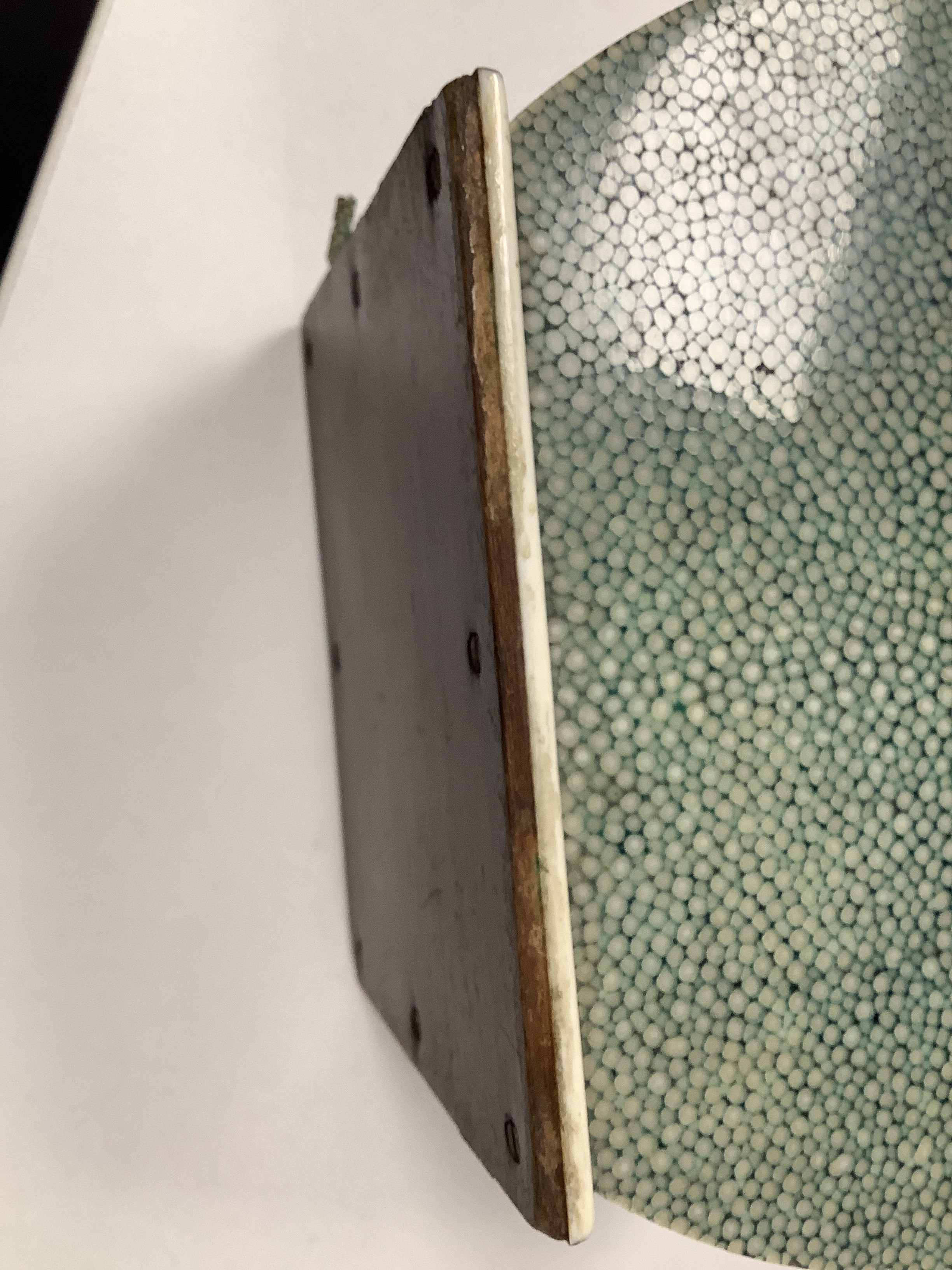 An Art Deco shagreen and ivory table cigarette box - Image 7 of 11