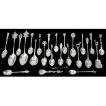 Two silver Worshipful Company of Joiners and Ceilers crested rattail spoons