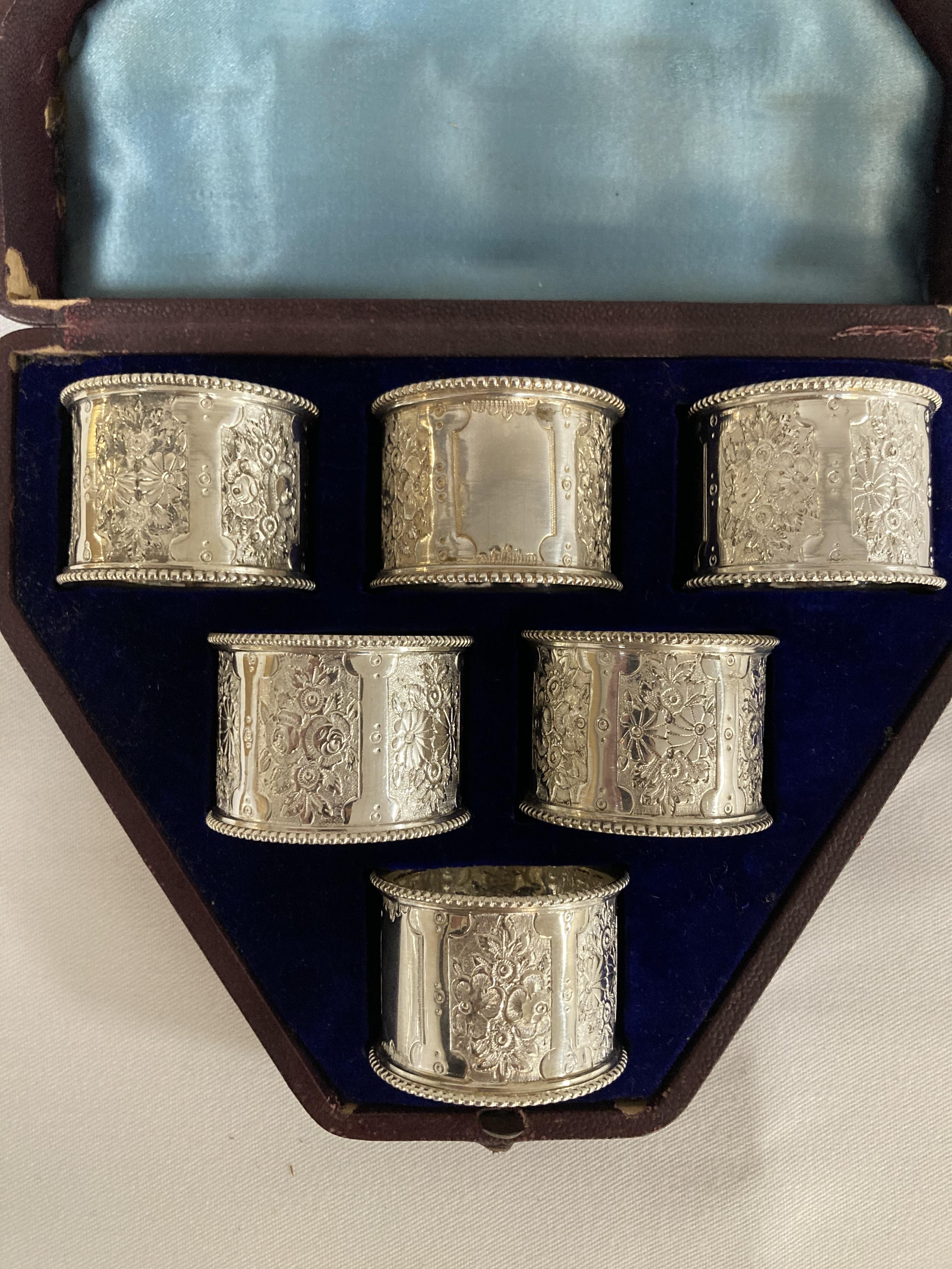 A mixed lot of silver to include an Edwardian swing handled pedestal bonbon dish - Image 6 of 6