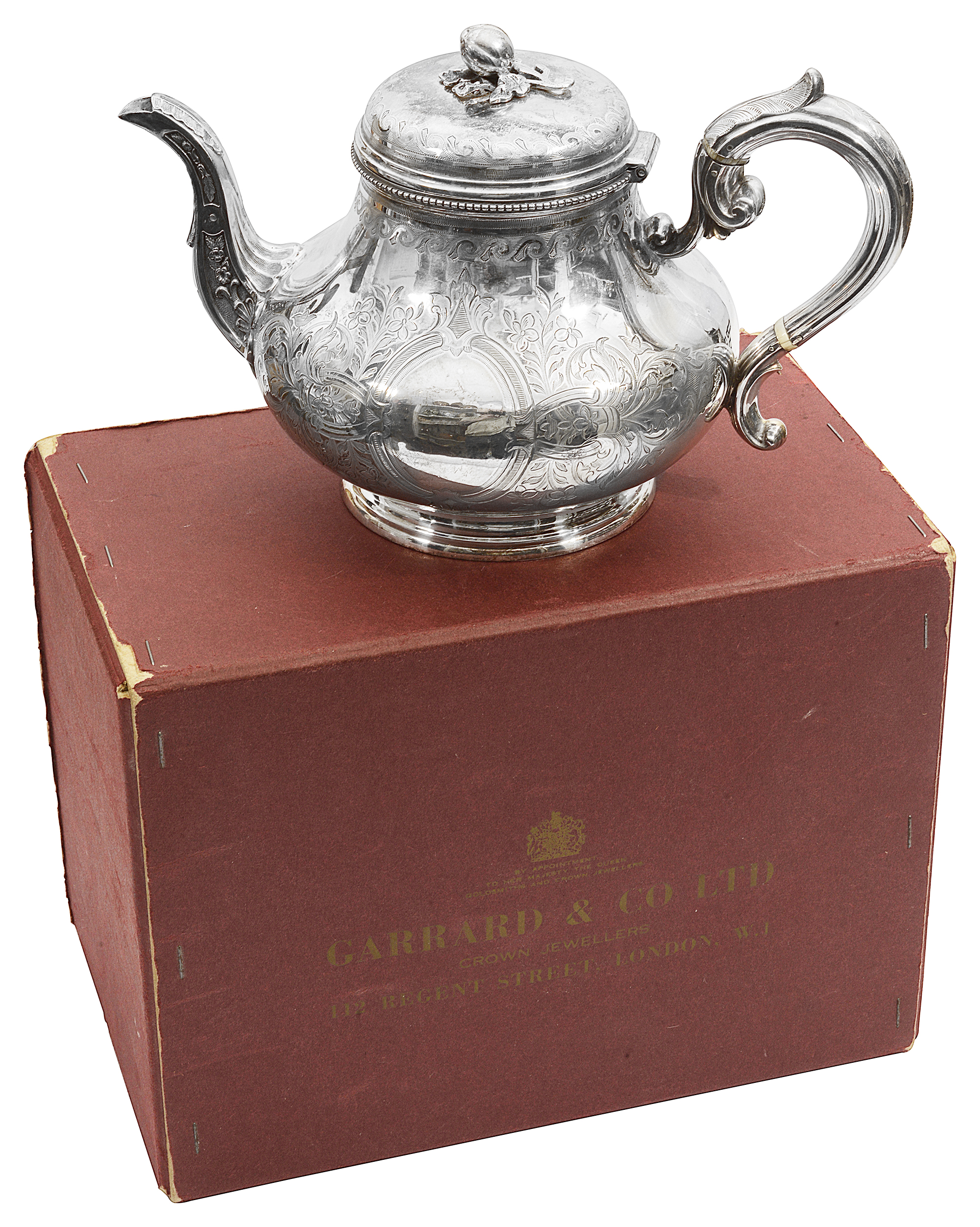 An early Victorian silver teapot - Image 2 of 2