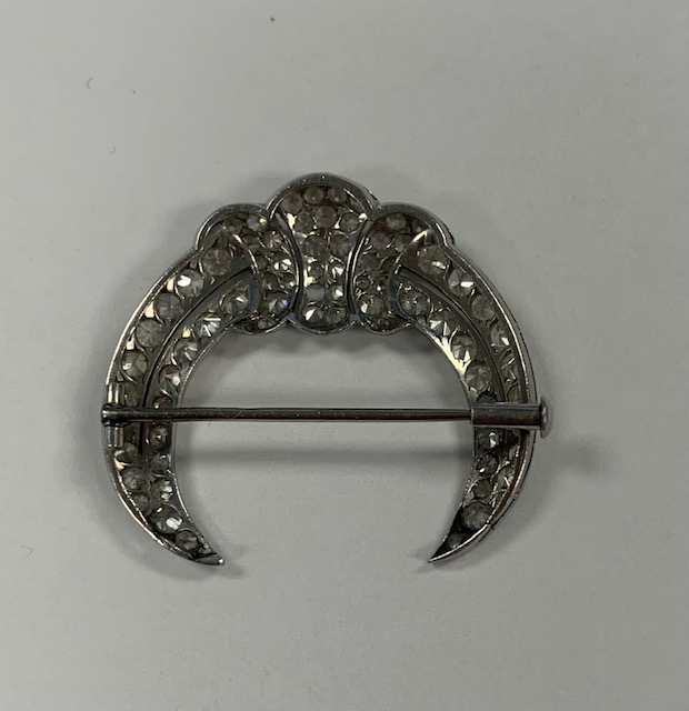 An Art Deco diamond-set crescent brooch, set throughout with single-cut diamonds - Image 4 of 4