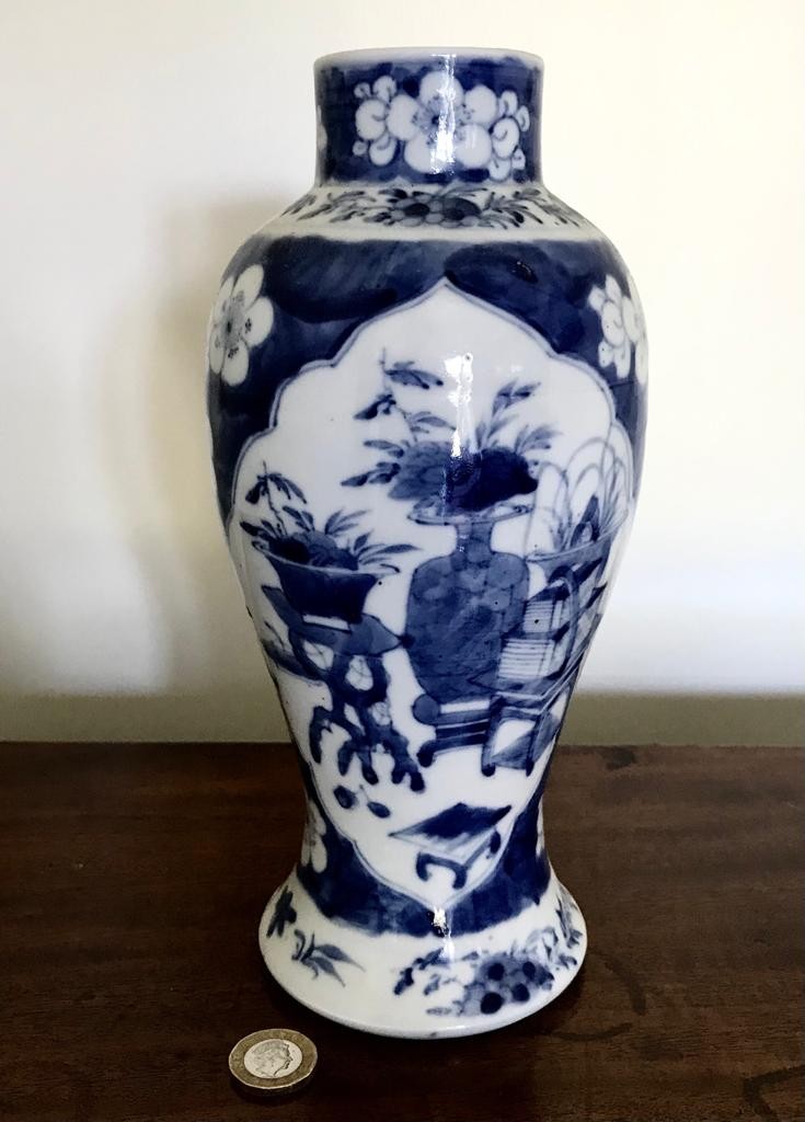 EARLY 20th JAPANESE BALUSTER VASE, APPROXIMATELY 25.5cm HIGH