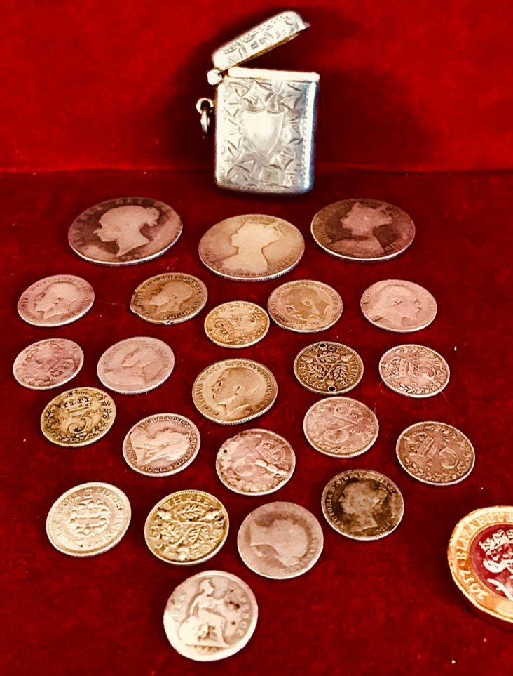 SILVER VESTA CASE, BIRMINGHAM ASSAY 1915, TWENTY-THREE SILVER COINS- QUEEN VICTORIA TO KING GEORGE