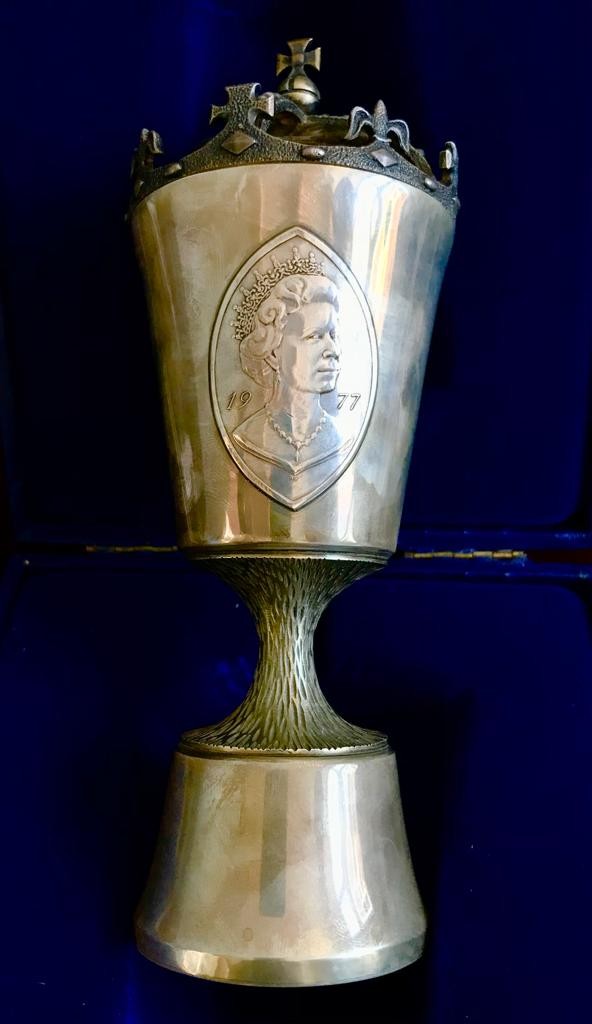 HER MAJESTY QUEEN ELIZABETH II- 1977 CELEBRATION SILVER GOBLET, POBJOY MINT, GILDED CROWN COVER