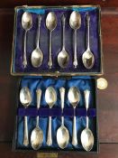 CASED SET OF SILVER APOSTLE TEA SPOONS AND CASED SET OF SIX SILVER COFFEE SPOONS, WEIGHT