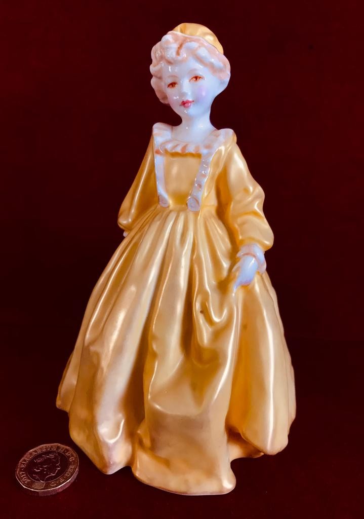 OLD WORCESTER FIGURE MODELLED BY FC DOUGHTY, No3081 'GRANDMOTHER'S DRESS', APPROXIMATELY 17cm HIGH