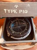 TYPE P10 AIRCRAFT COMPASS IN ORIGINAL CARRYING BOX