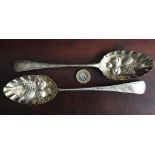 PAIR OF SILVER BERRY SPOONS, H&T, BIRMINHGAM 1938, GILDED BOWLS, APPROXIMATELY 124g