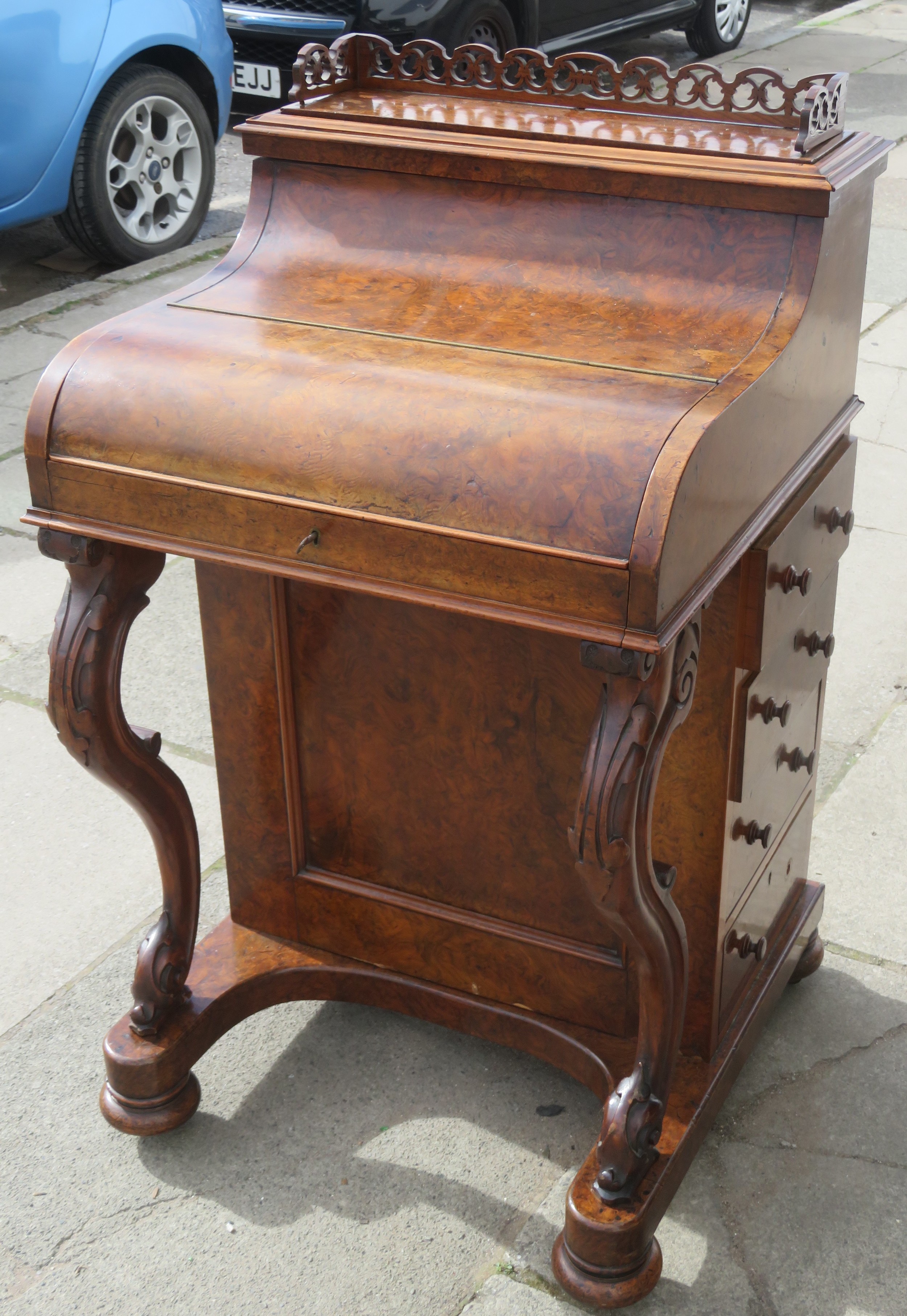 19TH CENTURY FIGURED WALNUT DAVENPORT WRITING DESK , WITH POP UP STATIONARY COMPARTMENT, FITTED WITH