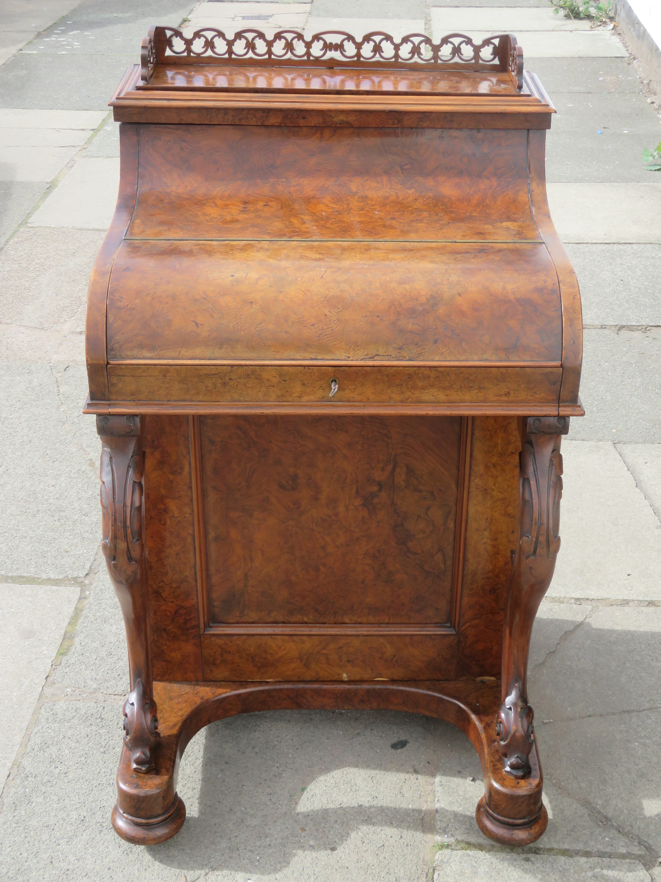 19TH CENTURY FIGURED WALNUT DAVENPORT WRITING DESK , WITH POP UP STATIONARY COMPARTMENT, FITTED WITH - Image 4 of 5