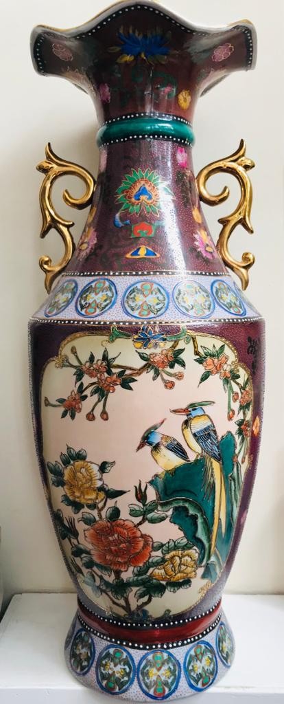 PAIR OF MID 20th CENTURY JAPANESE DECORATIVE VASES, DECORATED WITH PHEASANTS IN PANEL BORDERED BY