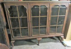 WALNUT QUEEN ANNE STYLE GLASS FRONTED DISPLAY CABINET. APPROX. 115.5CM H X 140CM W X 32CM D