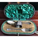 SILVER FORK, SPOON AND NAPKIN RING CASED, SHEFFIELD 1900, WEIGHT APPROXIMATELY 88g