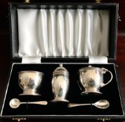 BOXED THREE PIECE SILVER CRUET, BIRMINGHAM ASSAY, MID 20th CENTURY, WEIGHT APPROXIMATELY 80g