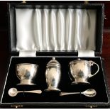 BOXED THREE PIECE SILVER CRUET, BIRMINGHAM ASSAY, MID 20th CENTURY, WEIGHT APPROXIMATELY 80g