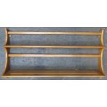 Ercol mid 20th century light oak plate rack. Approx. 50cm H x 96.5cm W