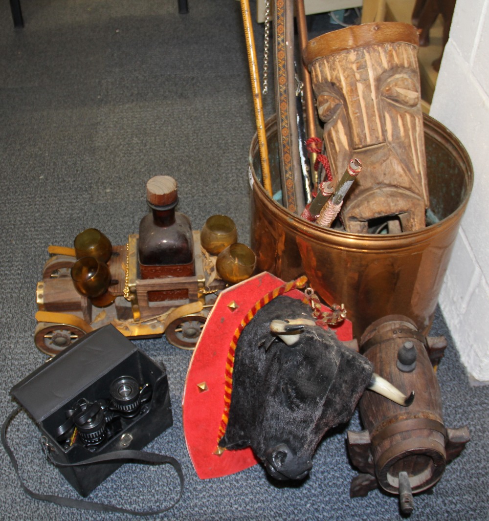 A quantity of mixed metal and Spanish souvenir items. - Image 2 of 3