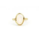 A 9ct yellow gold moonstone ring, approx. 2.7gr, (Q.5).