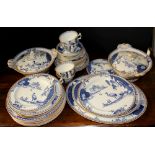 An extensive Woods Manchu pattern vintage part dinner service.