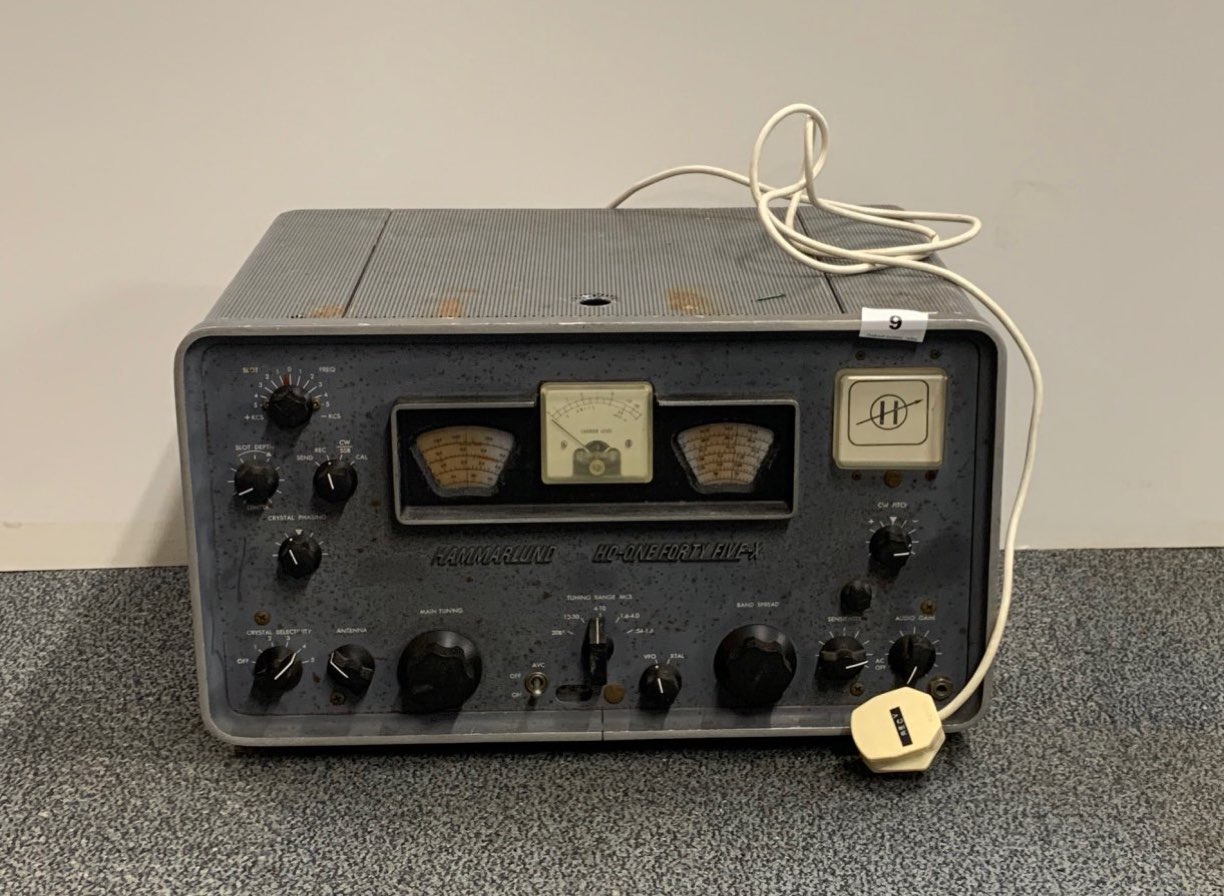 A Hammarlund HQ-145X communications receiver, 11cm x 19cm x 13cm.